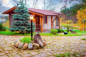 How Does Insuring Seasonal Homes Differ from Standard Home Insurance in Minnesota?