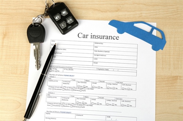 How Do Minnesota Auto Insurers Use Driving Records, Claims History, and Telematics to Price Policies?