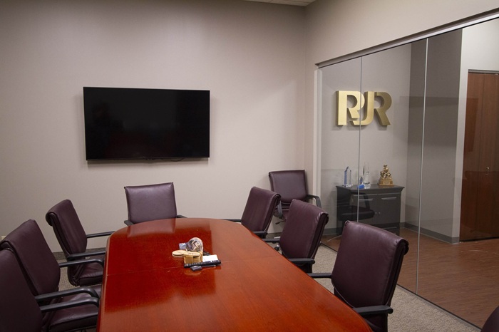 What Advantages Does a Minnesota Independent Insurance Agency Offer Over Captive Carriers? Image